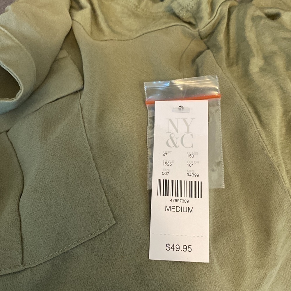Soho Mesh Green Short Sleeve Blouse Size Medium New with tags - Picture 5 of 5